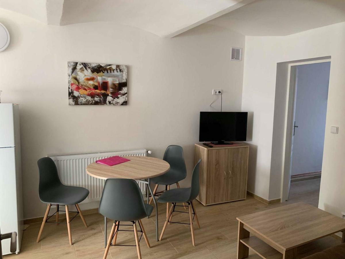 Apartmany Michaela Абертами Екстериор снимка
