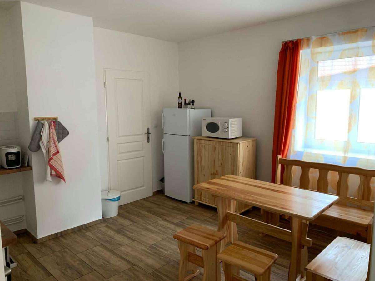 Apartmany Michaela Абертами Екстериор снимка